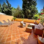 Apartment 2 Bed Elviria - 65sqm Terrace - Pools - Walk To *