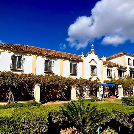 Lejlighed 2 Bed Elviria - 65sqm Terrace - Pools - Walk To *