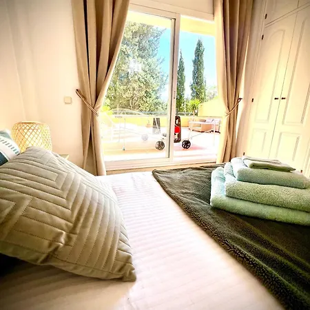 2 Bed Elviria - 65sqm Terrace - Pools - Walk To * מארבלה