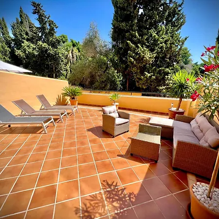 דירה 2 Bed Elviria - 65sqm Terrace - Pools - Walk To *