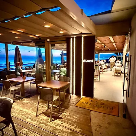 2 Bed Elviria - 65sqm Terrace - Pools - Walk To マルベーリャ