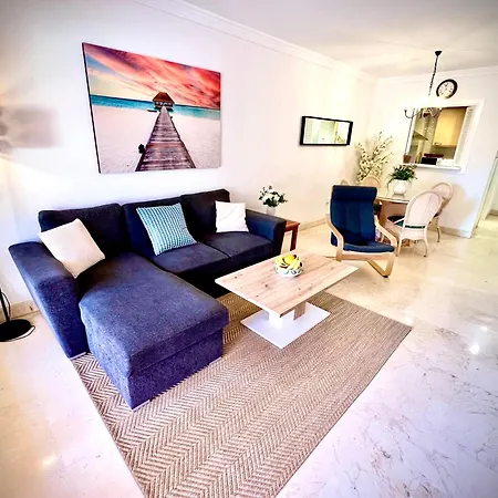 2 Bed Elviria - 65sqm Terrace - Pools - Walk To Marbella