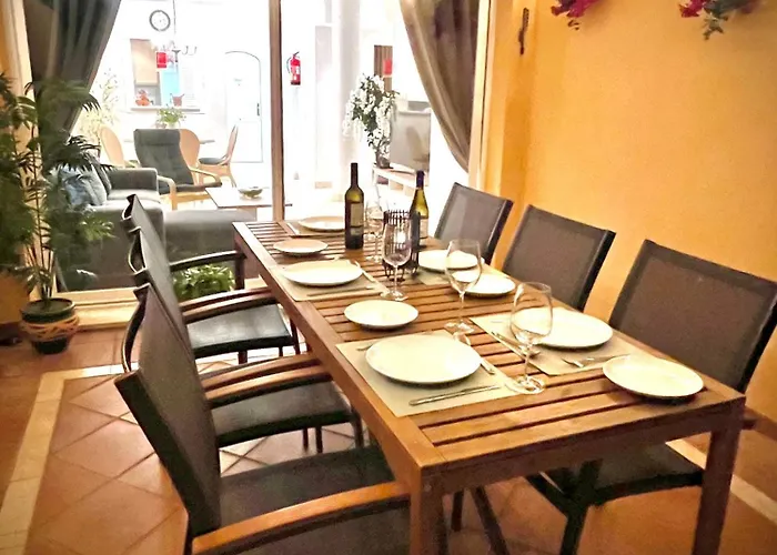 Lejlighed 2 Bed Elviria - 65sqm Terrace - Pools - Walk To *