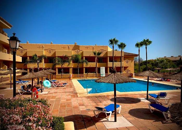 2 Bed Elviria - 65sqm Terrace - Pools - Walk To *