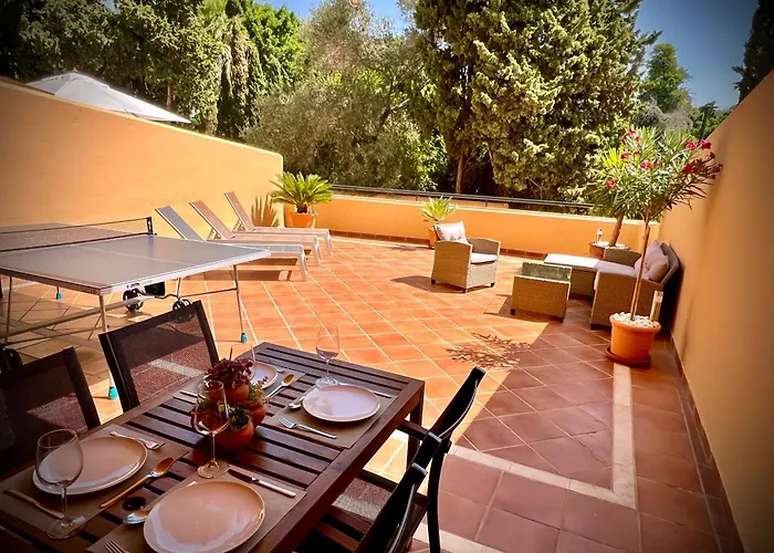 2 Bed Elviria - 65sqm Terrace - Pools - Walk To *