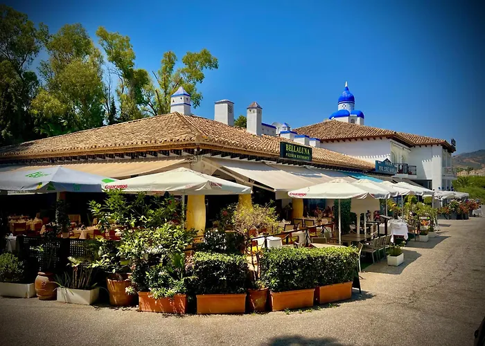 2 Bed Elviria - 65sqm Terrace - Pools - Walk To Apartamento *