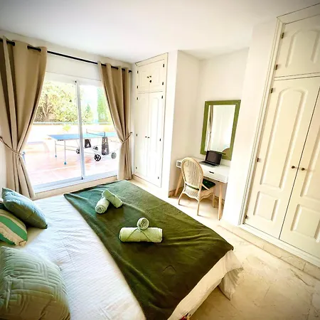 2 Bed Elviria - 65sqm Terrace - Pools - Walk To Marbella