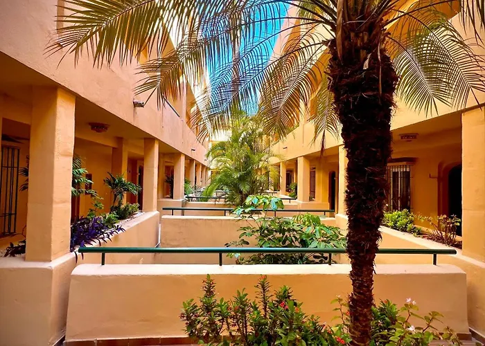 2 Bed Elviria - 65sqm Terrace - Pools - Walk To Marbella